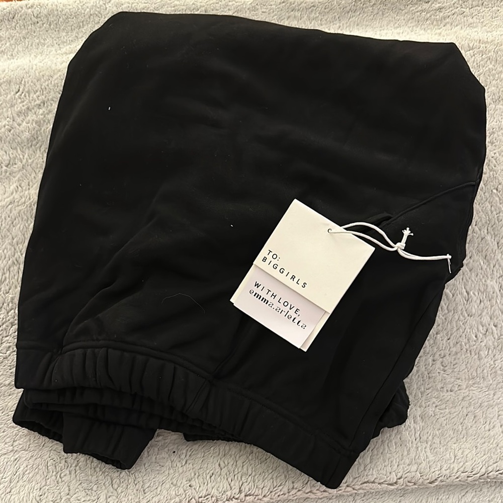 Emma Arletta size 4 XL cropped black hoodie new with tags